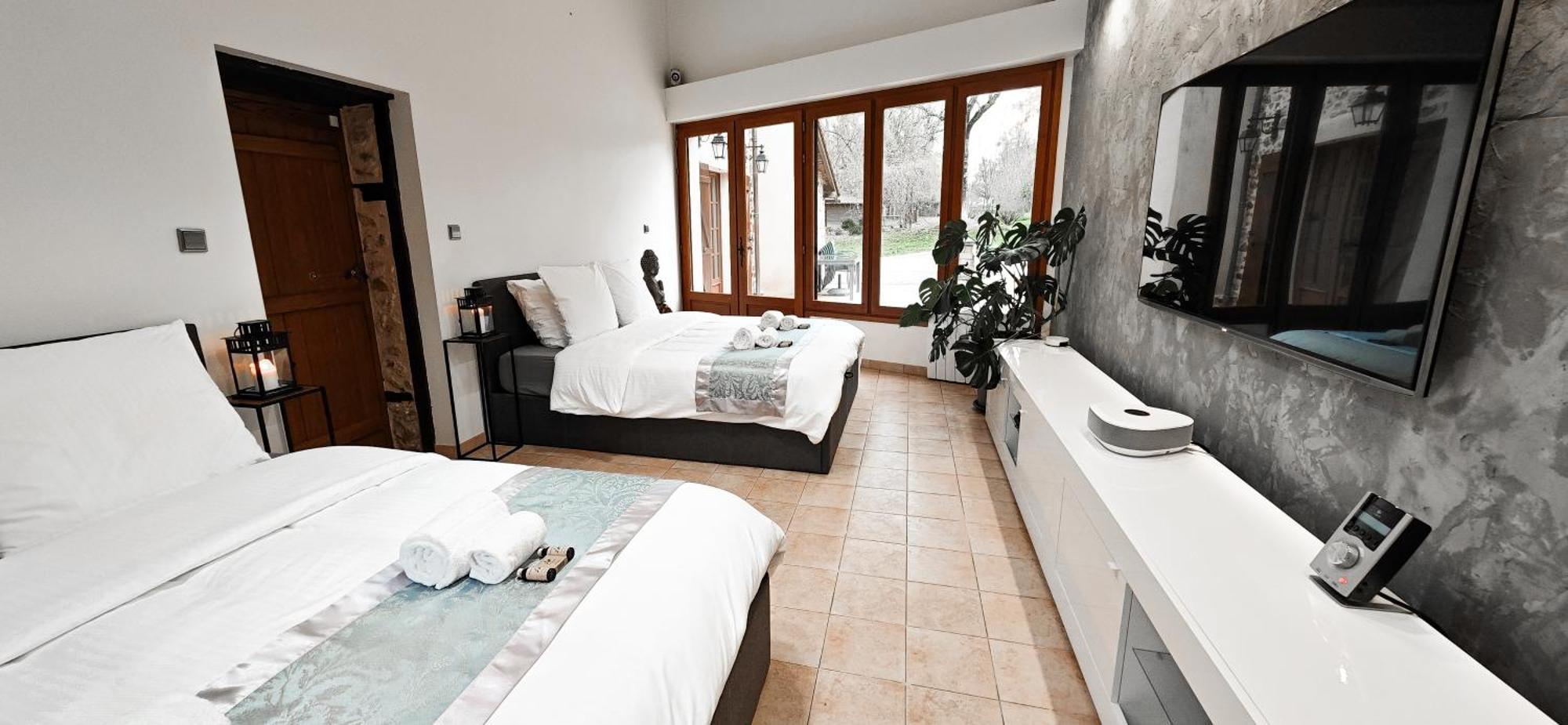 Villa Tagibao Avec Piscine Chauffee Et Spa Lesterps Buitenkant foto