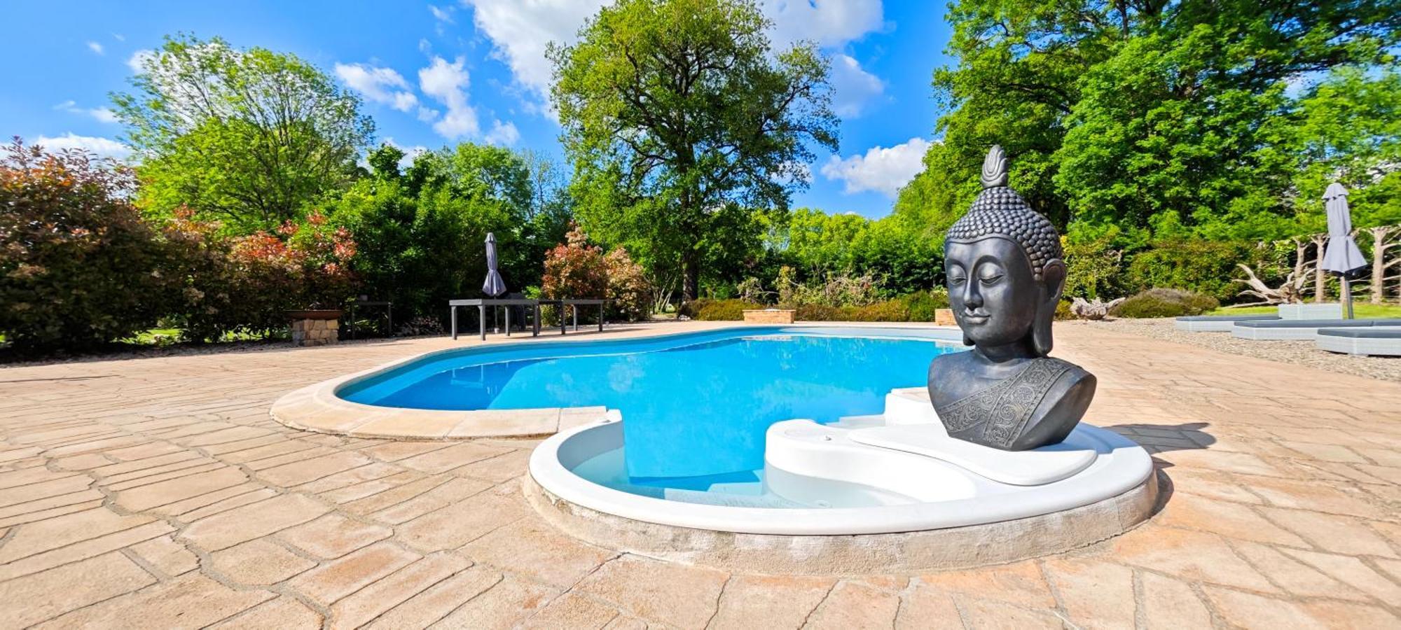 Villa Tagibao Avec Piscine Chauffee Et Spa Lesterps Buitenkant foto
