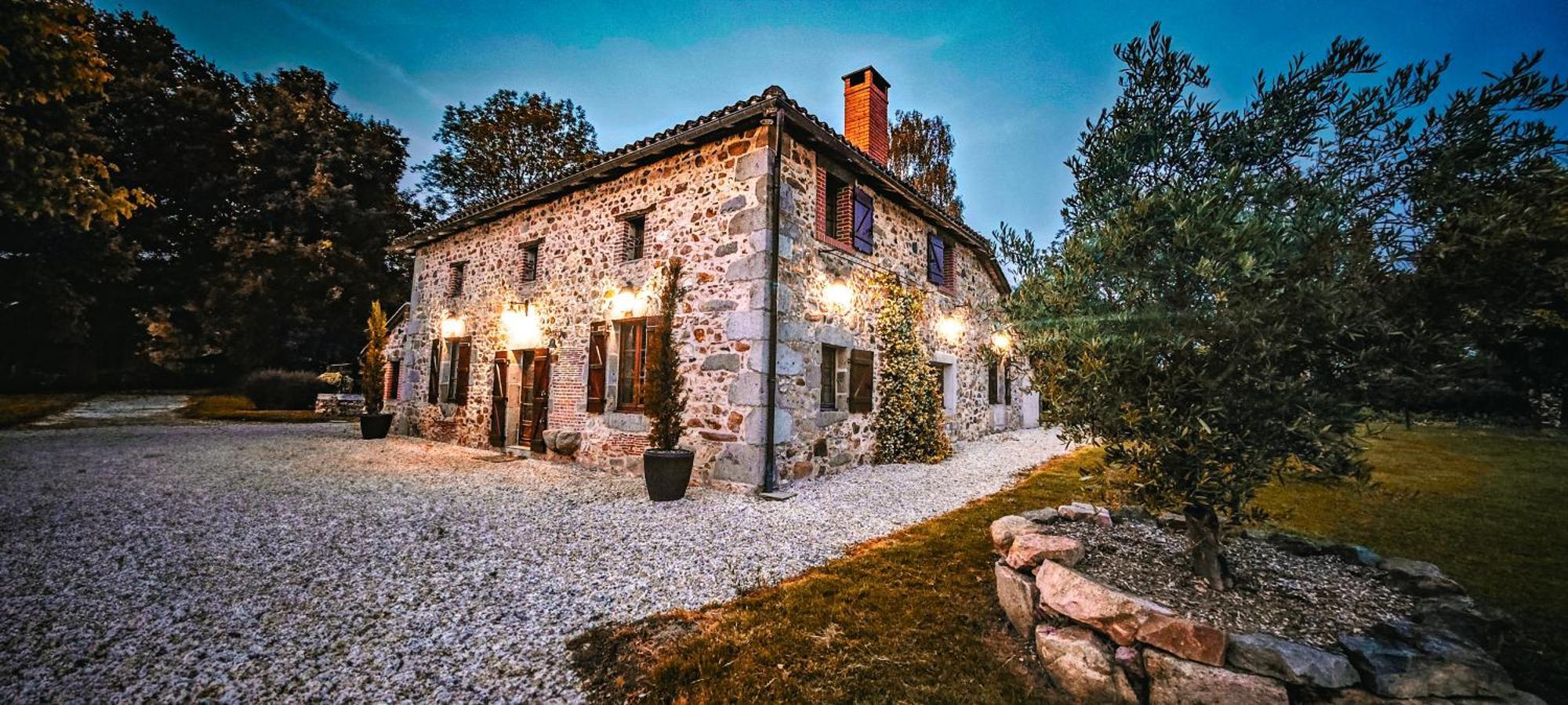 Villa Tagibao Avec Piscine Chauffee Et Spa Lesterps Buitenkant foto