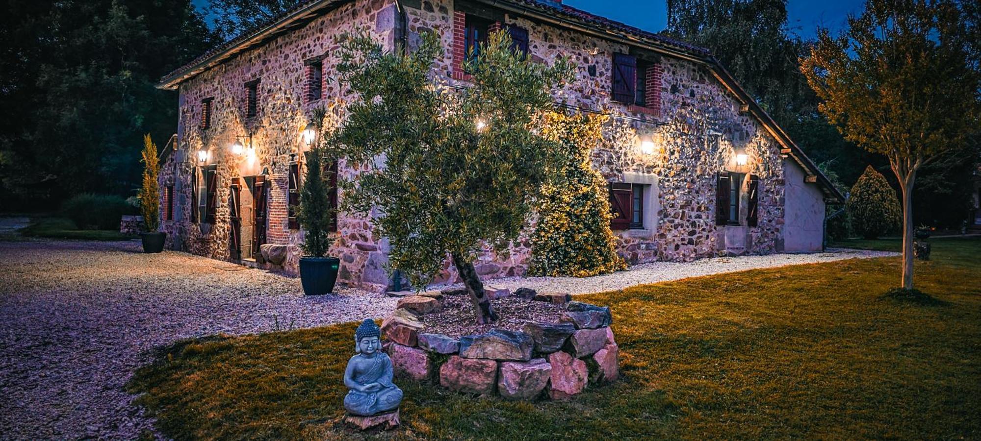 Villa Tagibao Avec Piscine Chauffee Et Spa Lesterps Buitenkant foto